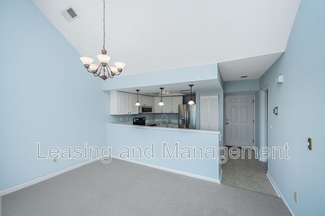 Building Photo - 242 Little Oak Island Dr