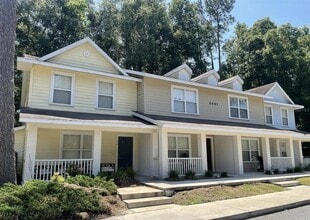 Building Photo - 4651 SW 48th Dr