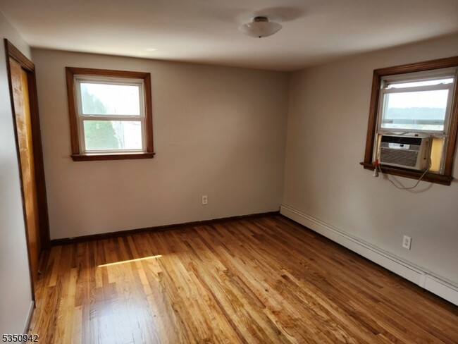 Building Photo - 41 Bayliss St