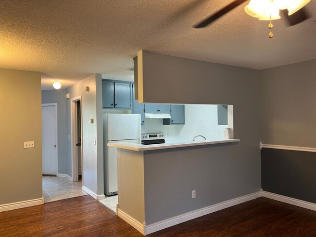 Building Photo - 102 Commons- COMING SOON