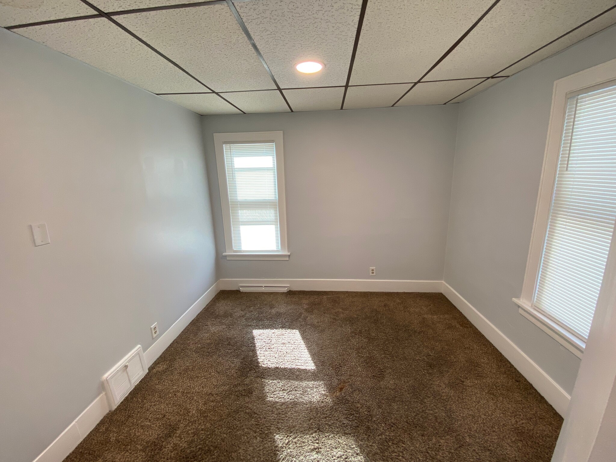 Building Photo - 2718 Ridge Rd