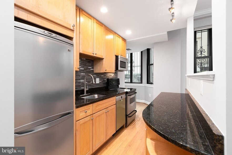 Primary Photo - 1701 16th St NW