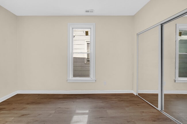 Building Photo - 4437 N Drake Ave