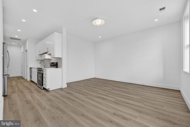 Building Photo - 117 N 21st St