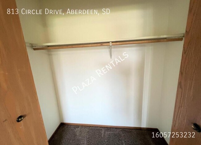 Building Photo - 307 11th Ave NW