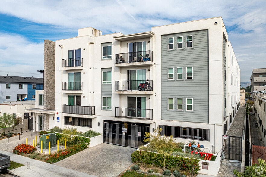 Alternate - 1249 W. 39th Place