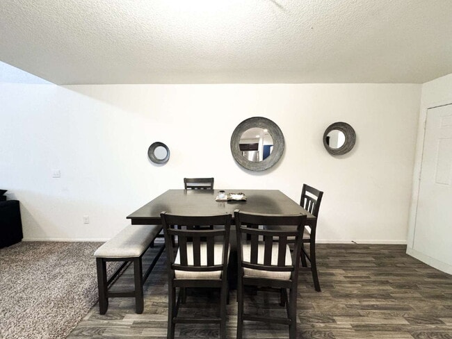 Building Photo - "Spacious 4-Bed, 3-Bath Condo in Desert Sky!"