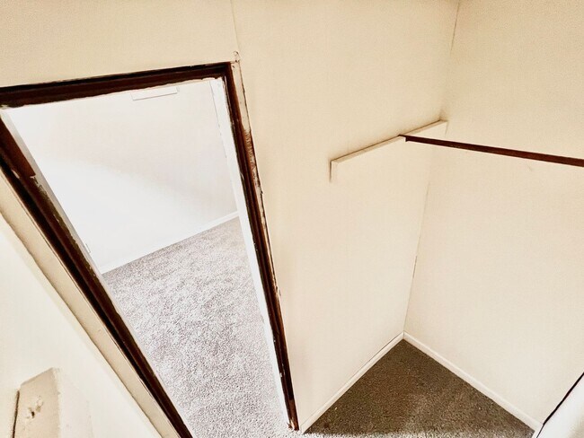 Building Photo - King St.