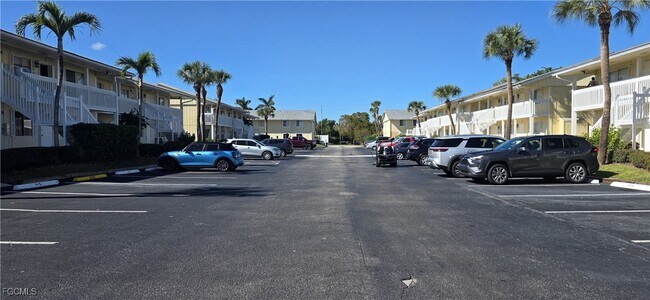 Building Photo - 4617 Bayshore Dr