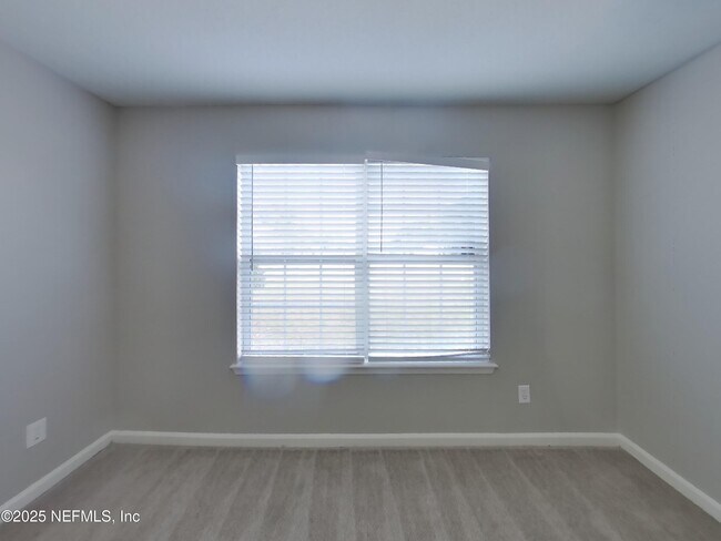 Building Photo - 838 Poydras Ln W