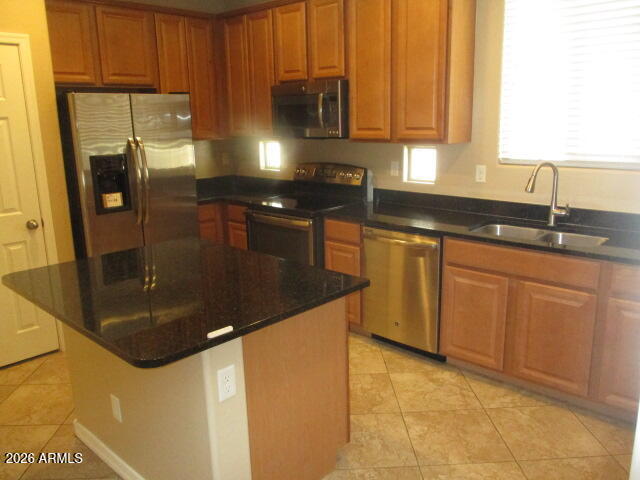 Building Photo - 2950 E Glenhaven Dr