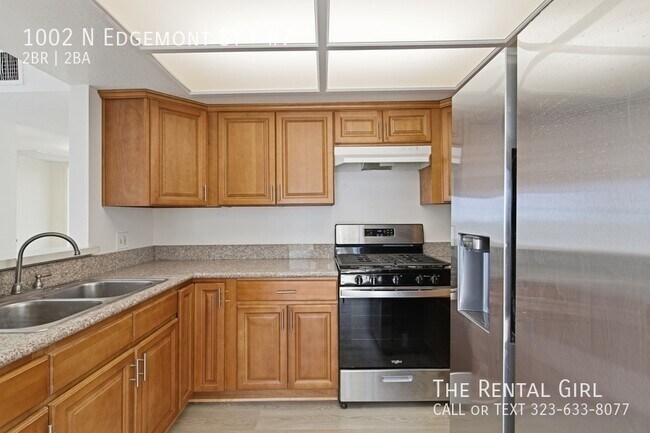 Building Photo - 1002 N Edgemont St