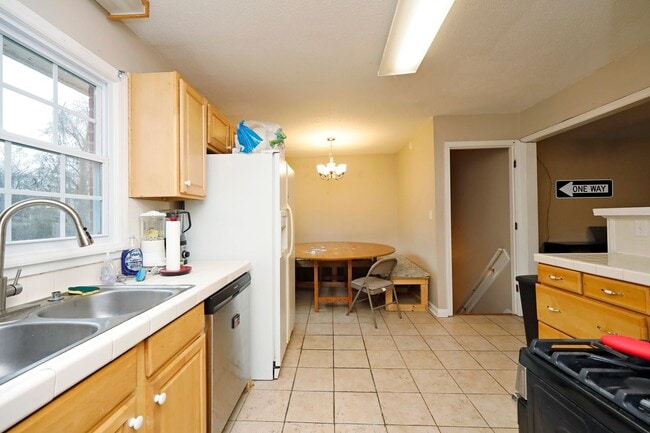 Building Photo - Great home in Chapel Hill!