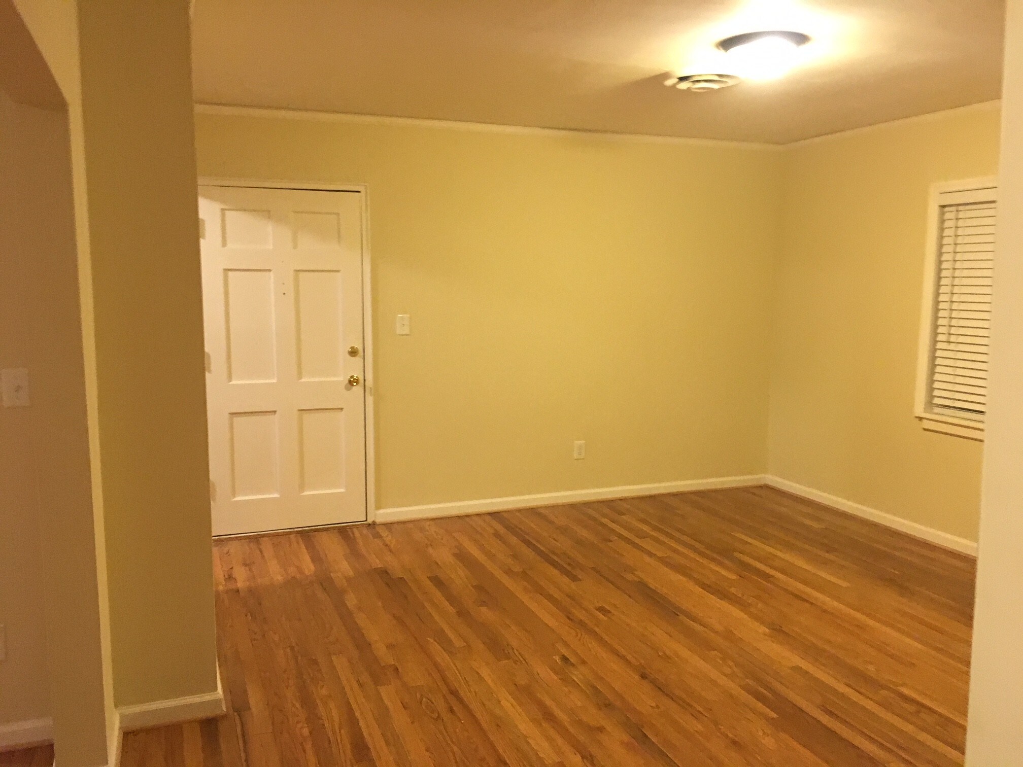 Living - 501 Milledge Rd