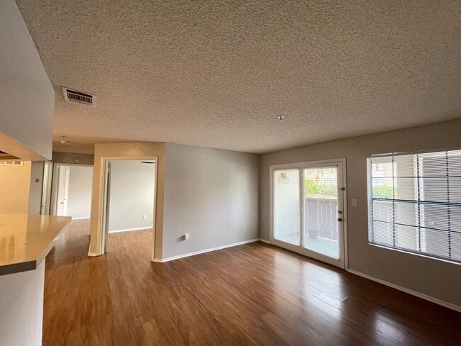 Building Photo - 2 Bed / 1 Bath Condo in Gated Comm. In Altamonte Springs. Available Now!