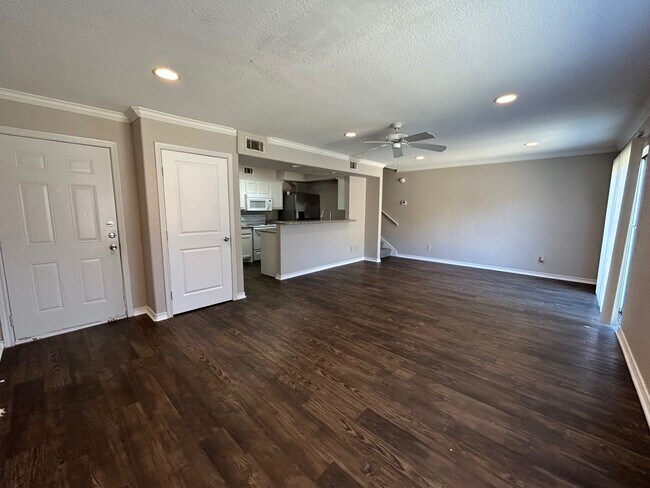 Building Photo - 2507 Pascal Ct