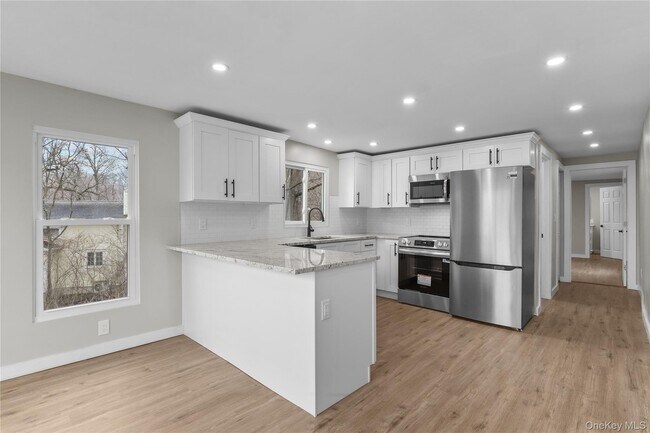 Building Photo - 8 Teatown Ct