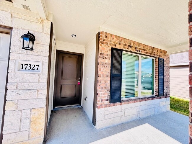 Building Photo - 17327 Roxboro Rdg Ln