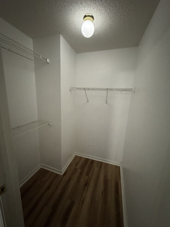 Building Photo - 2595 Thackery Rd