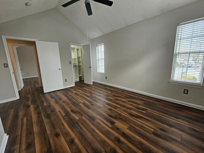 Building Photo - Lake Smith Condos