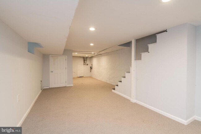Building Photo - 4328 Freeland Ave