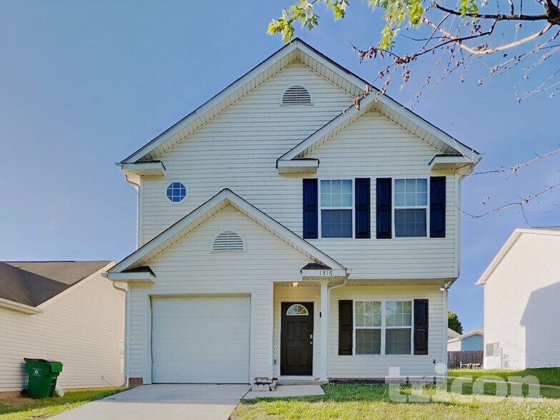 Building Photo - 1316 Crandon Dr