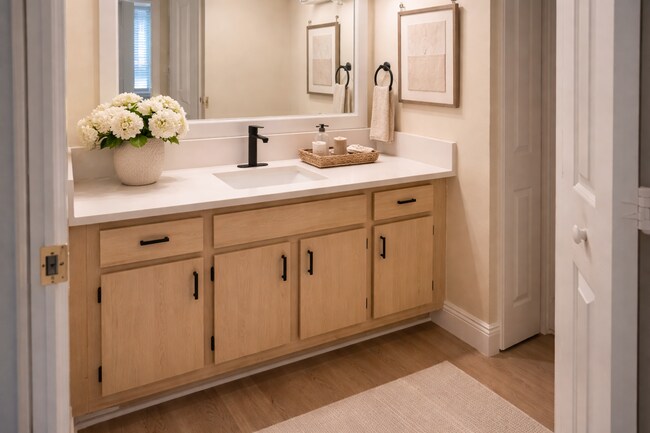 Building Photo - For Rent Beautiful  2/2 First Floor Condo at the Crest close to UCF and Valencia College !!!