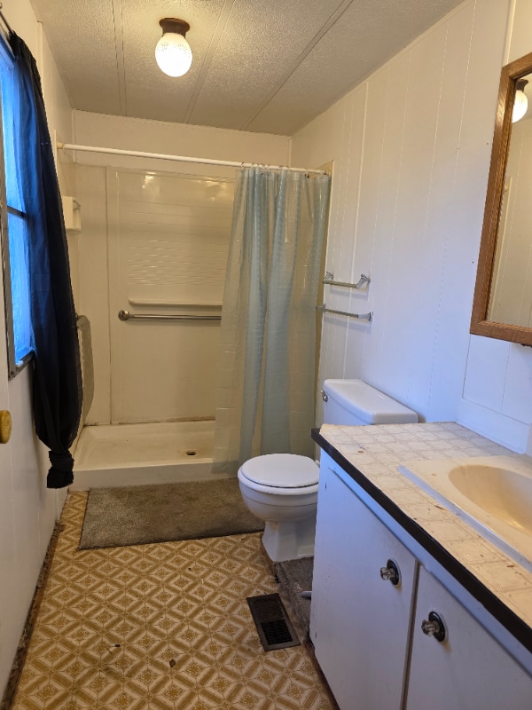 Building Photo - 2970 Hall Ave