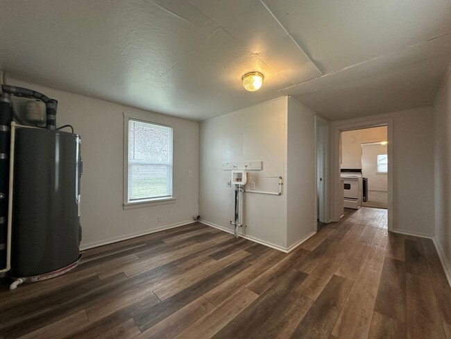 Building Photo - 2bed, 1bath 1,000sq.ft. home in Caldwell