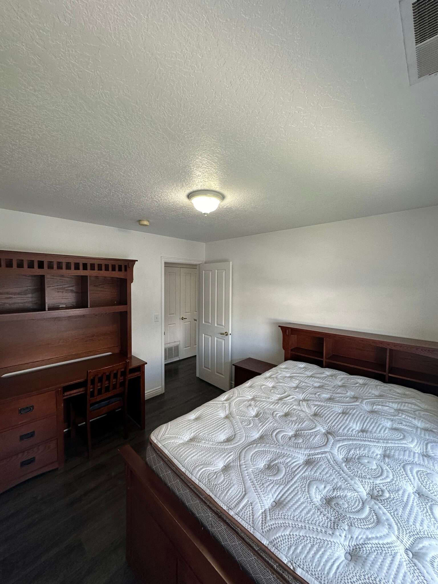 Building Photo - 1559 N Riverside Ave #10