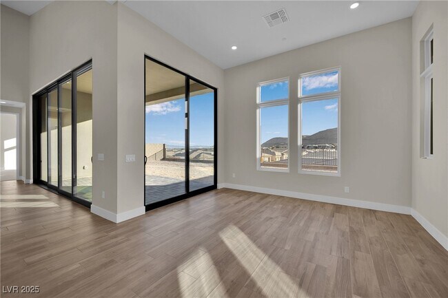 Building Photo - 11079 Rolling Vista Dr