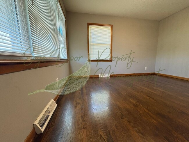 Building Photo - 3213-3215 Marsh Ave