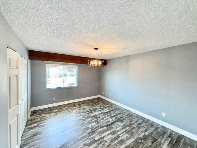 Building Photo - 7618 Lexington Manor Dr