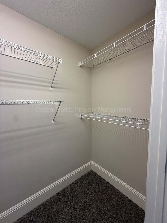 Building Photo - 708 Palenci Ct