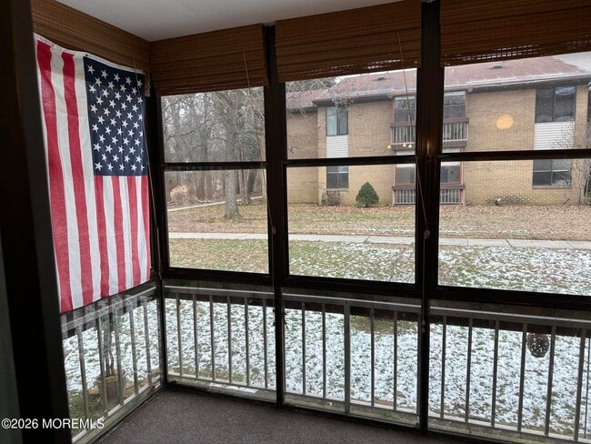 Building Photo - 10 Pine Cluster Cir