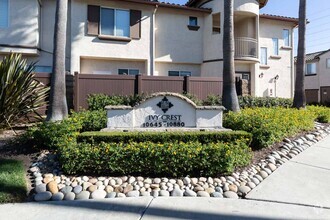 Building Photo - 3 bed, 2.5 bath, townhome - SCRIPPS RANCH