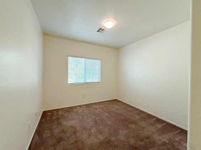 Building Photo - 4566 Mansart Ct