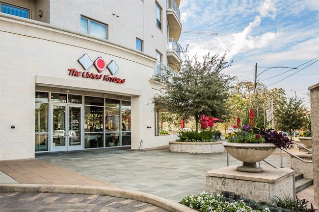 Building Photo - 609 Lester St