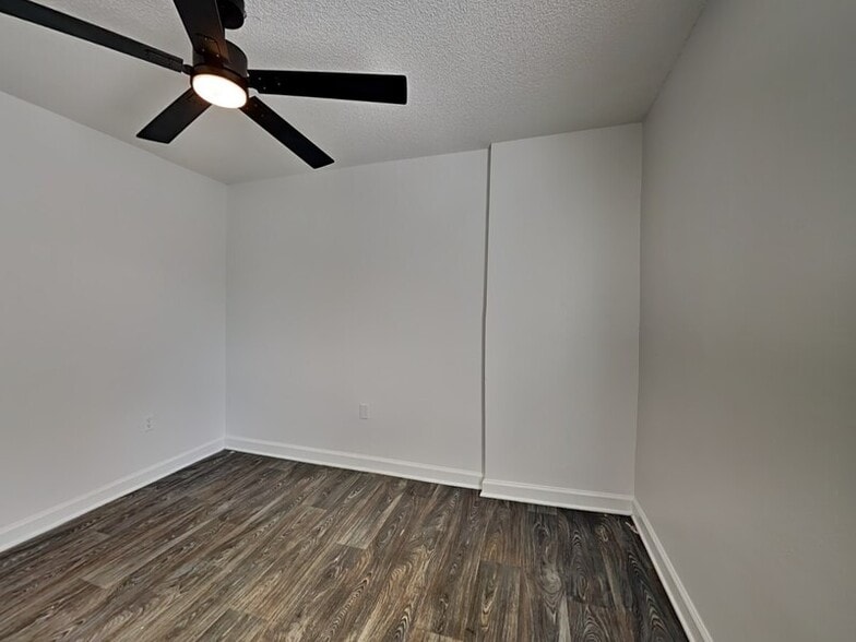 Building Photo - 2059 Dixie Belle Dr