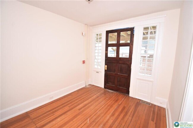 Building Photo - 310 March St