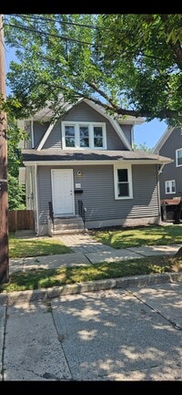 Building Photo - 135 Elm Ave