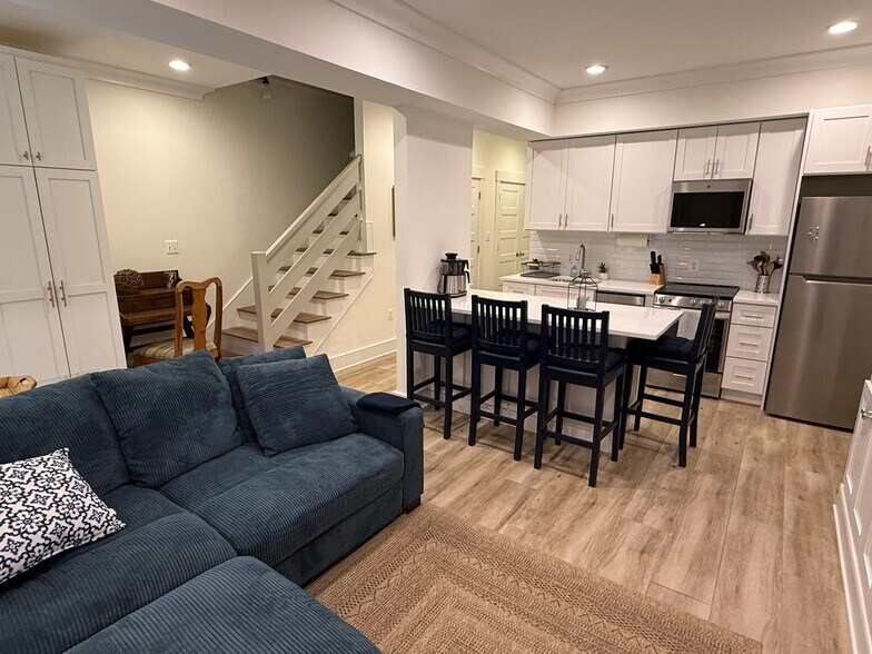 Open Concept Main Liver Area - 1232 I St NE