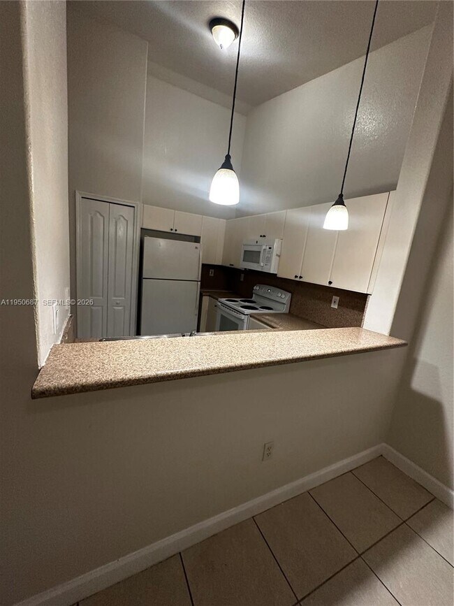 Building Photo - 2903 SE 17th Ave