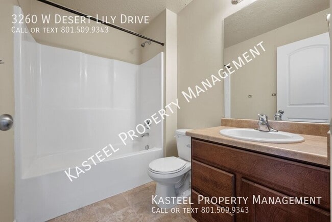 Building Photo - 3260 W Desert Lily Dr