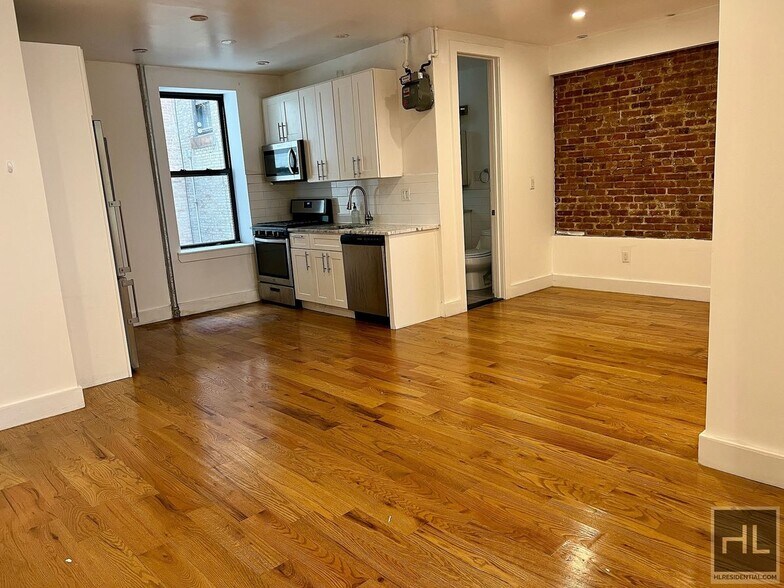 Building Photo - 2BR 1BA Pre-War Stunner On Riverside Drive w/ Laundry Room, Parking Garage & Hudson Riverfront Park