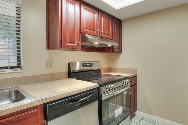 Building Photo - 3988 Oak Loop