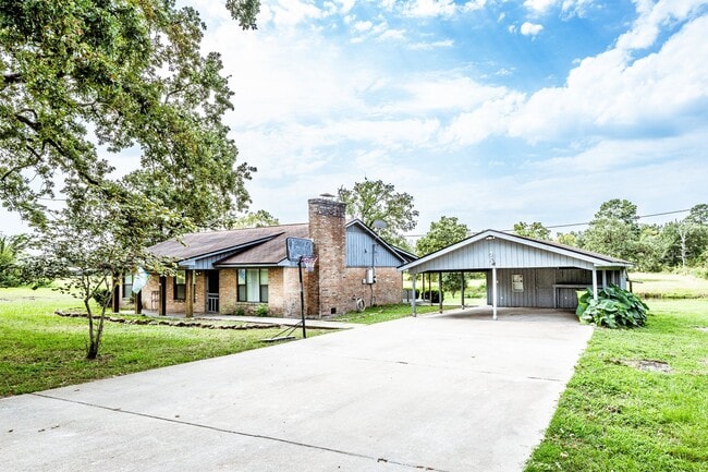 Building Photo - 1769 State Hwy 75 N