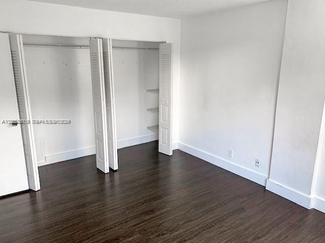 Building Photo - 2715 Tigertail Ave