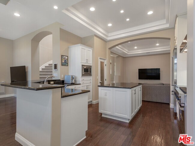 Building Photo - 23949 De Ville Way