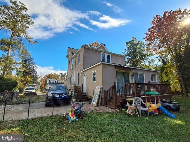 Building Photo - 108 S Clifton Ave